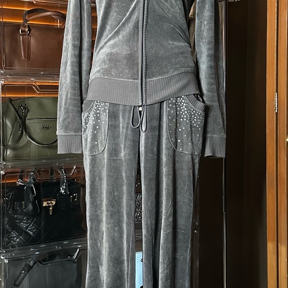 Plush & Lush Grey Sparkly Leisure Set - Picture 5 of 10